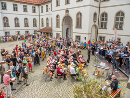 Klingende Chöre im Klosterhof Füssen (c): Peter Mössmer